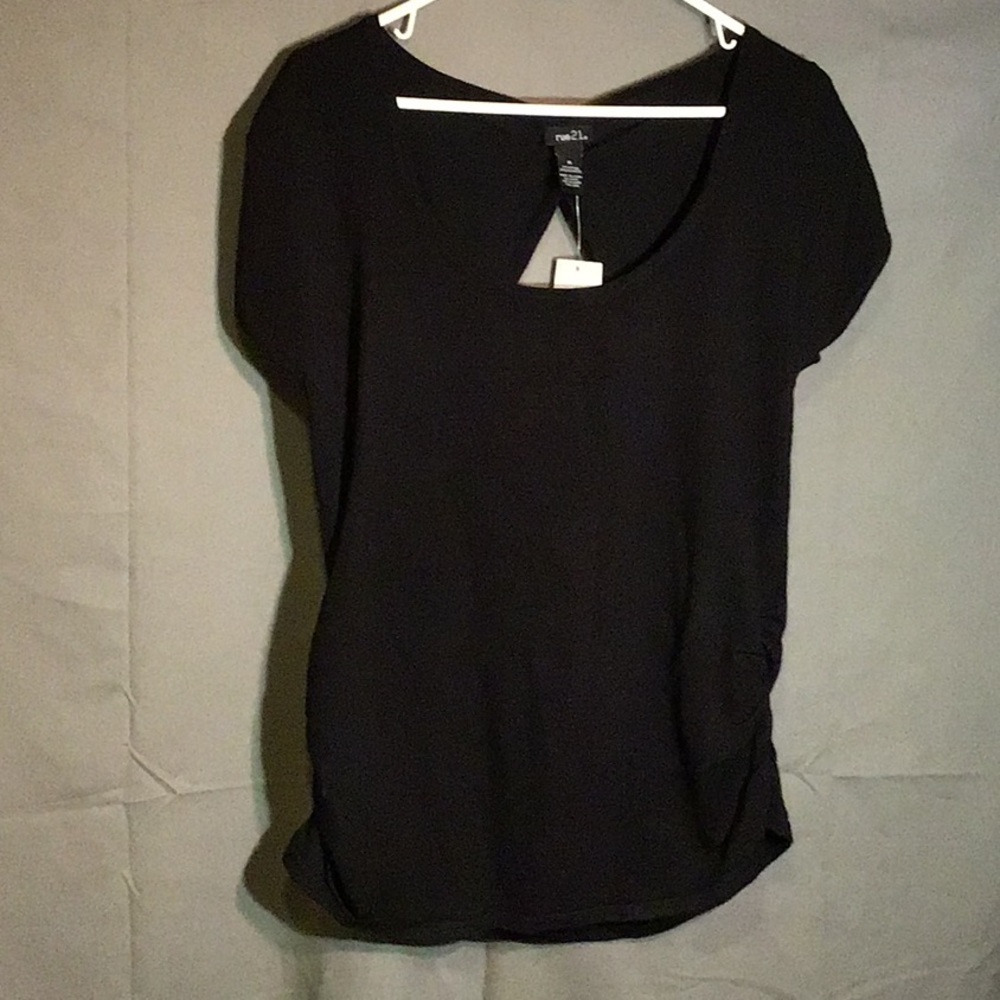 NWT RUE 21 - women’s top sz XL black